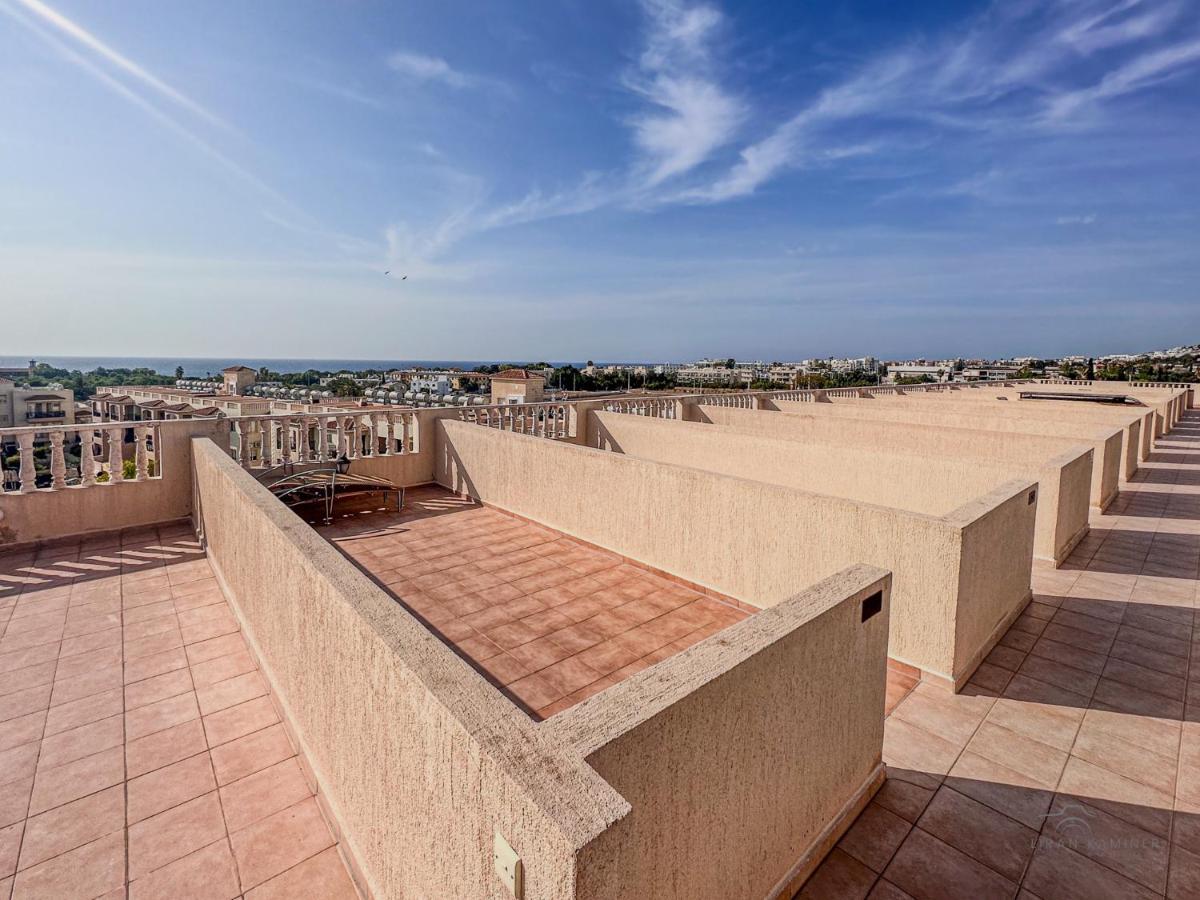 Ferienwohnung Royal Seacrest Crown-Jewel, 2B, Pools, Sea, Center Paphos Exterior foto