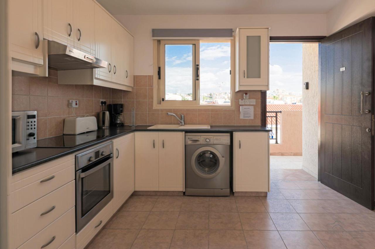 Ferienwohnung Royal Seacrest Crown-Jewel, 2B, Pools, Sea, Center Paphos Exterior foto