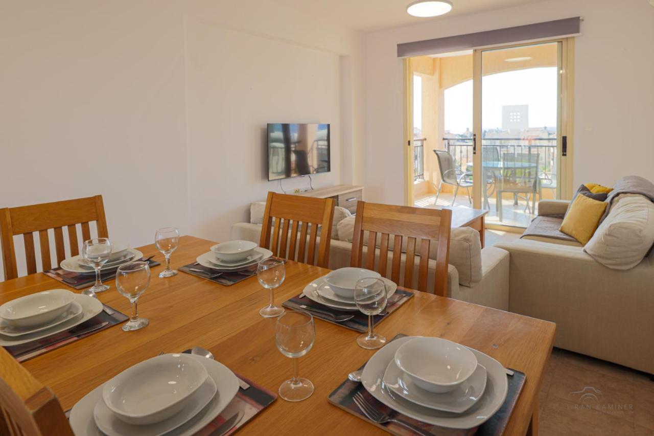 Ferienwohnung Royal Seacrest Crown-Jewel, 2B, Pools, Sea, Center Paphos Exterior foto
